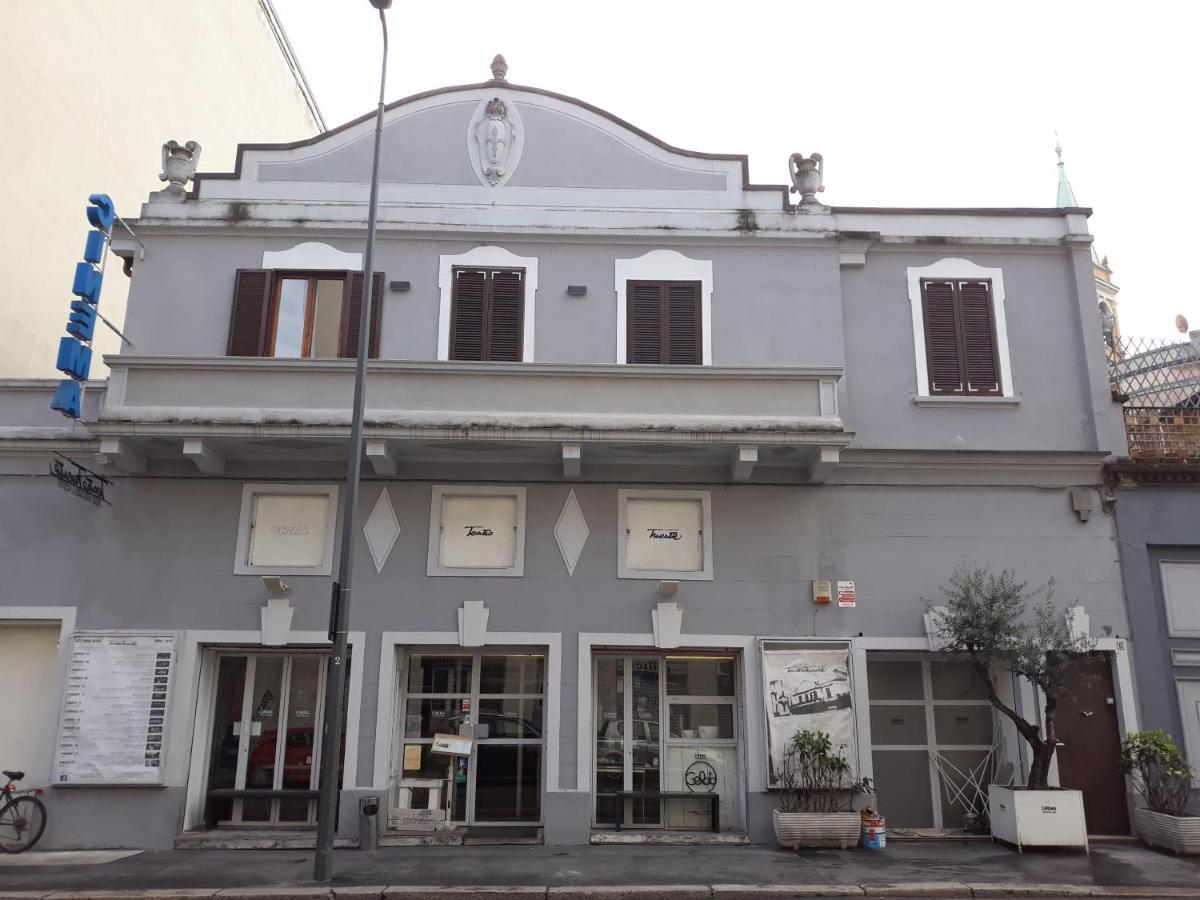 La Locanda Del Teatro Milan Exterior photo